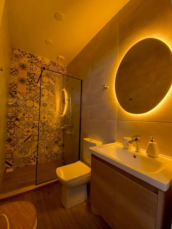 Cozy Cubby In Batumi Daire